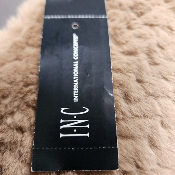 NWT INC Fleece Crossbody oak/camel - Picture 8 of 10